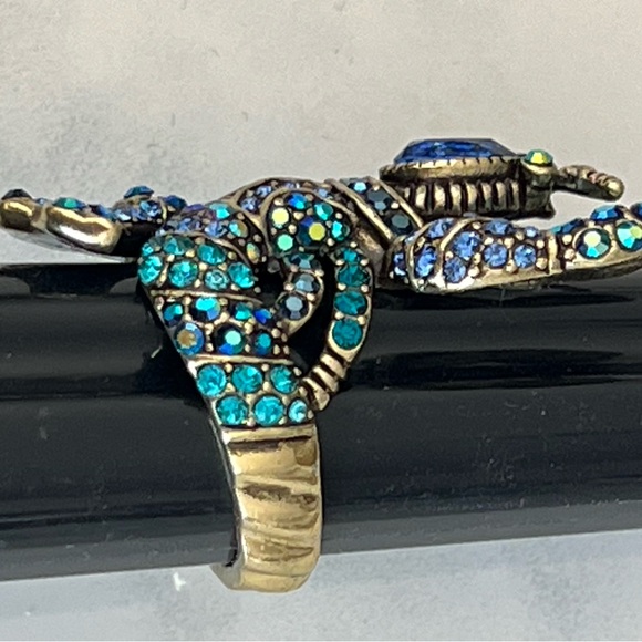 Heidi Daus 🆕 " Lobster Tails” size 8 ring - Picture 6 of 10